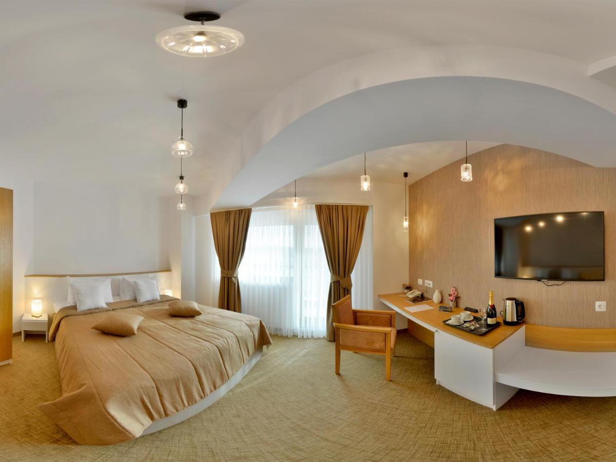 Hotel Condor